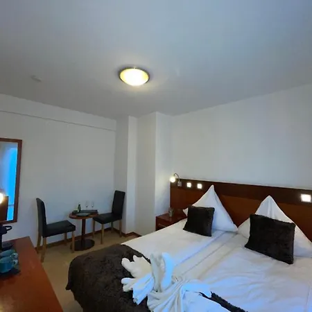 Otel Griffin Am Neumarkt Köln