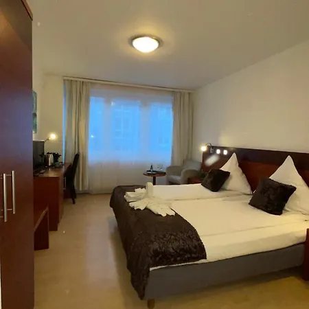 Griffin Am Neumarkt Hotel
